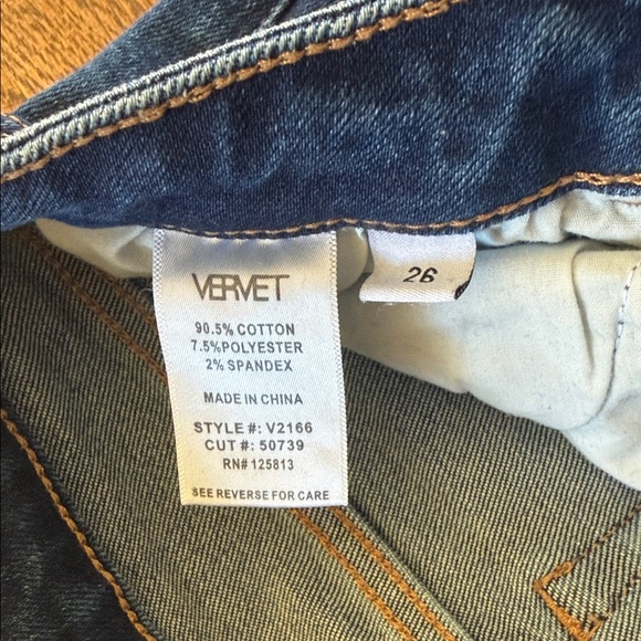 Trendy Distressed Ankle Jeans in Classic Blue - Picture 2 of 4